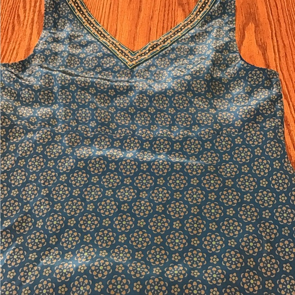 Women’s size 14 Alfani Teal and Gold Patterned sleeveless v neck top - Picture 8 of 8
